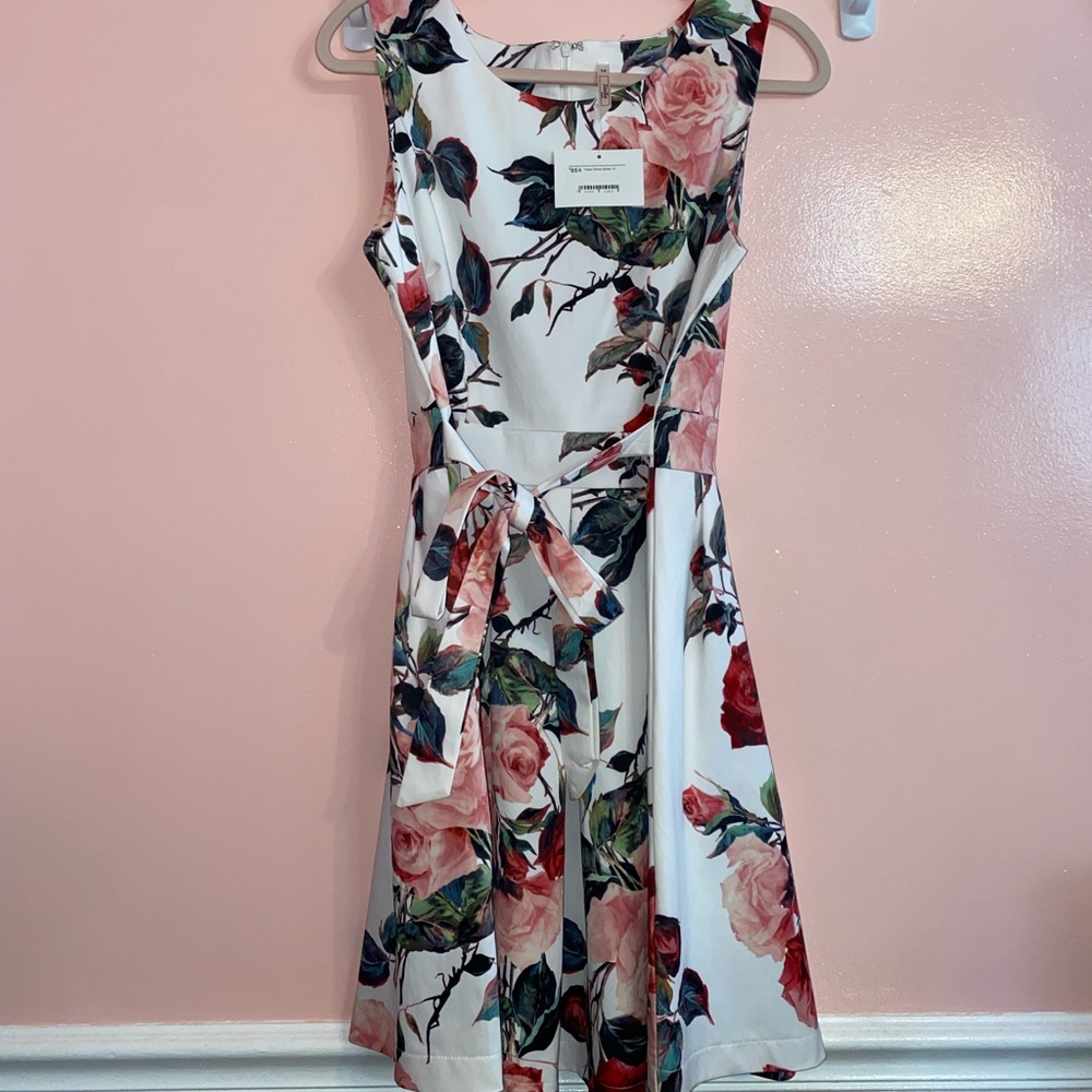 NWT Stella Morgan Floral dress